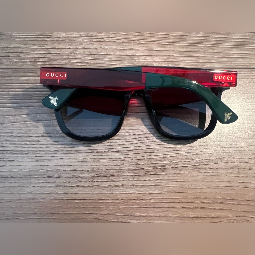 Gucci Sunglasses with Black Frame and Red and green Side Temples - Picture 4 of 8